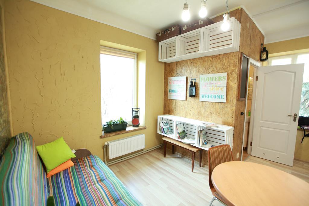 Apartment On Zaliznychna Lviv Exteriör bild