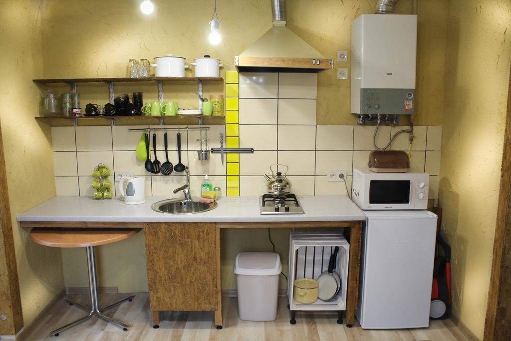 Apartment On Zaliznychna Lviv Exteriör bild