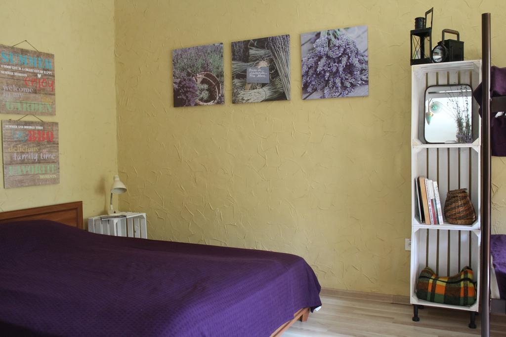Apartment On Zaliznychna Lviv Exteriör bild